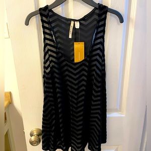 Francesca’s Sleeveless velvet chevron tank top